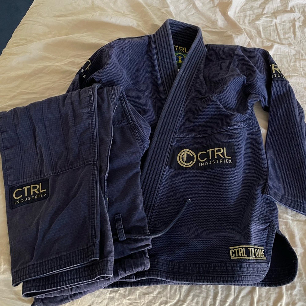 CTRL A00 navy blue/gold gi